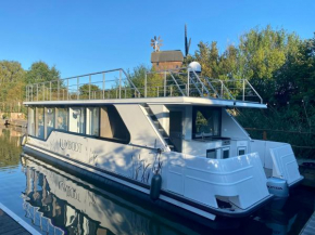 Lieblingsplatz Parey - Schwimmendes Hausboot